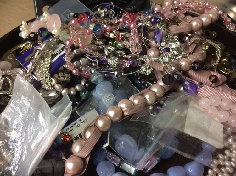 Quantity of costume jewellery - Image 2 of 2