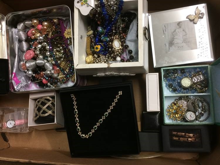 Quantity of costume jewellery - Image 2 of 3