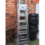 Quantity of step ladders