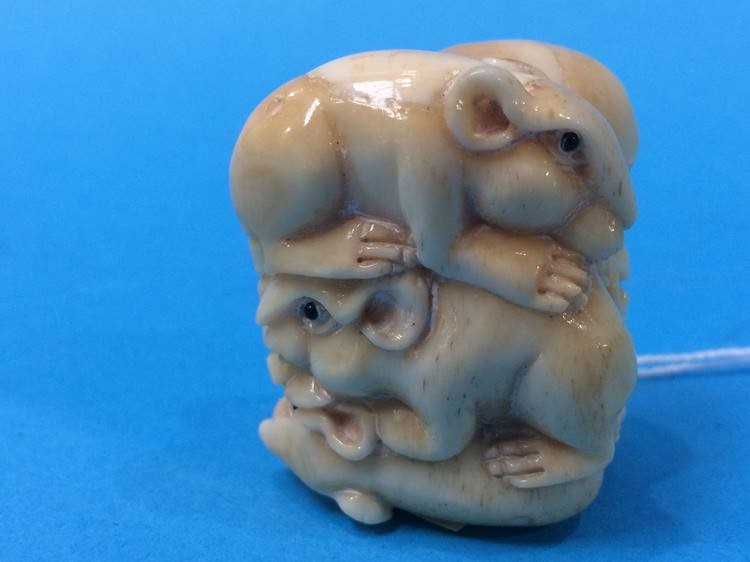 Netsuke; group of rats