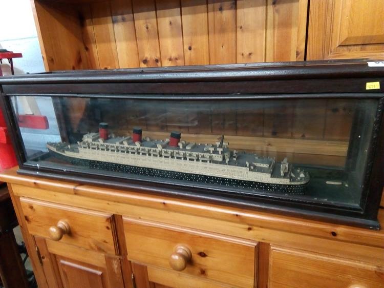 A cased model 'Queen Mary'