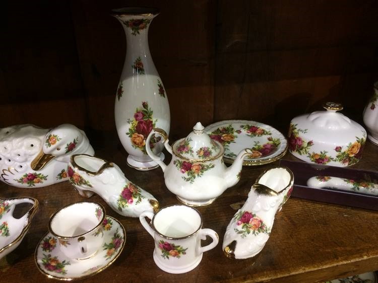 Quantity of Royal Albert Old Country Roses - Image 3 of 4