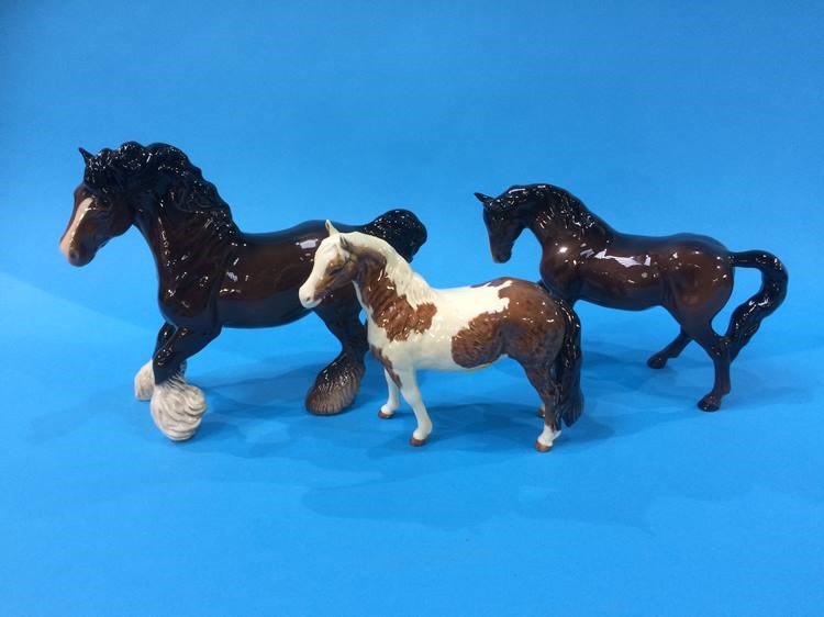 Three Beswick horses