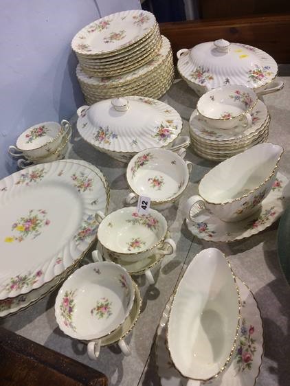 A large quantity of Minton 'Marlow' dinner wares - Image 2 of 4
