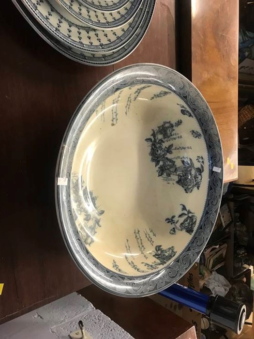 Six oval meat plates and a two piece wash set - Image 4 of 4