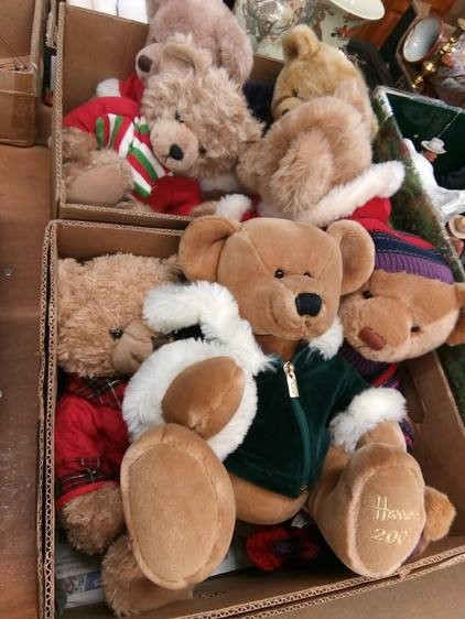 Two boxes of teddy bears, Harrods, different years stamped on feet