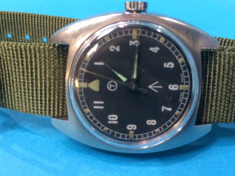 A Gent's military issue Tissot wristwatch, the case engraved 523-8290, W10 6645-99, 4198/73 - Image 2 of 2