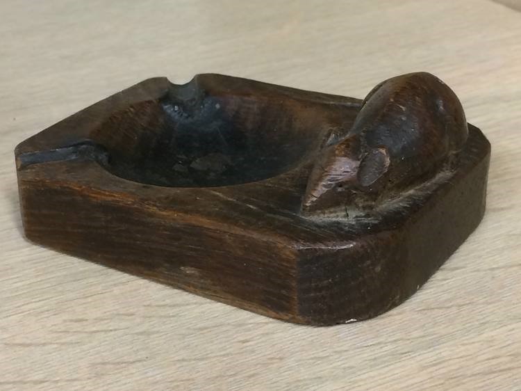 A Mouseman ashtray - Image 5 of 5