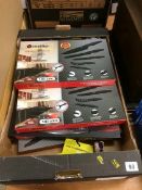 Quantity of knife sets