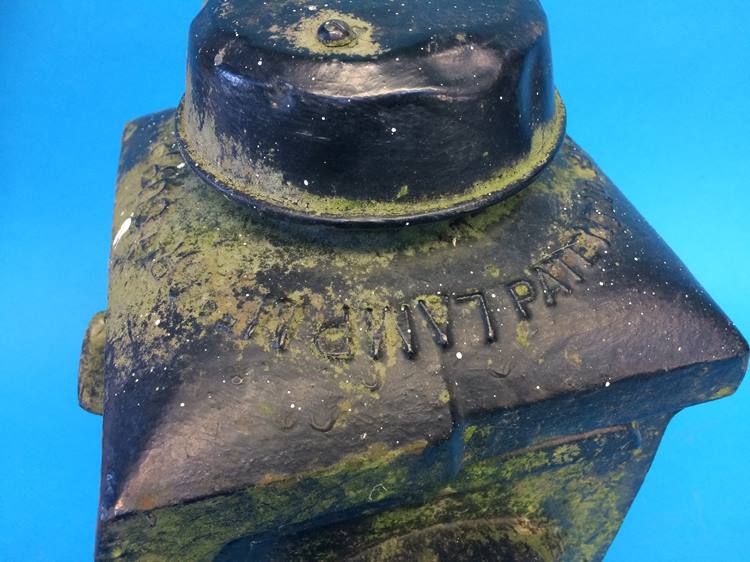 A cast iron BR ( E ) railway lamp - Image 6 of 6