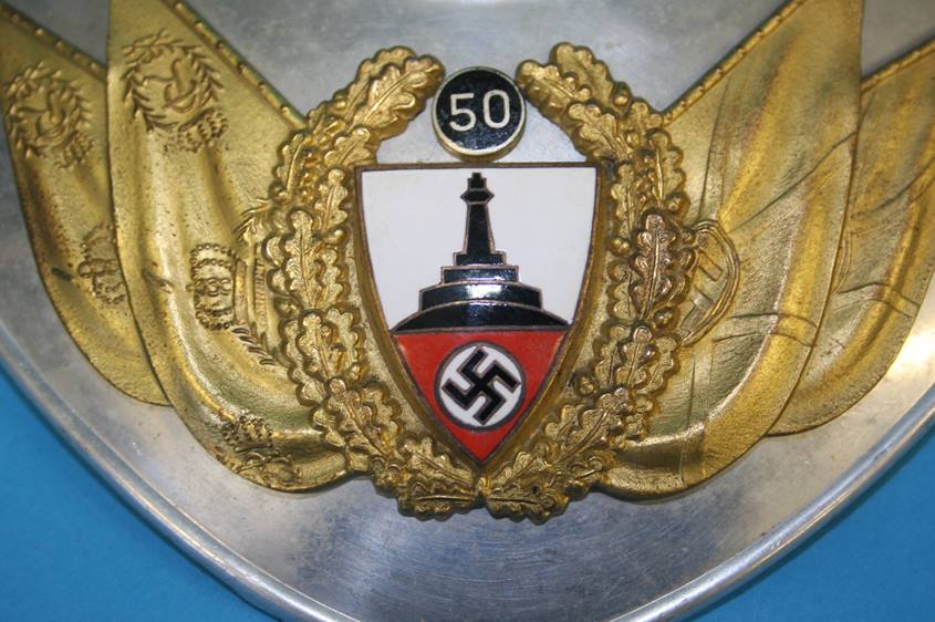 A German Nationalsozialistischer Reichskriegerbund (NSRKB) Standard Bearer Gorget with 50 Jahre - Image 10 of 16