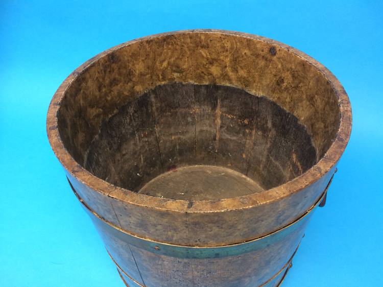 A scumbled oak brass bound peat bucket - Image 6 of 6