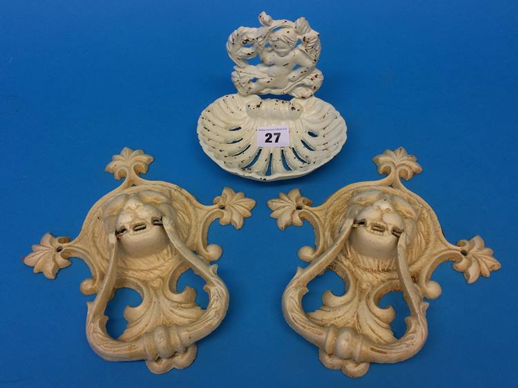 Pair of lion mask door knockers and a soap dish (3 - Image 2 of 4