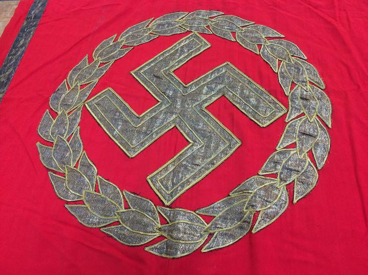 A German red and gold brocade banner, 75cm x 100cm - Image 10 of 24