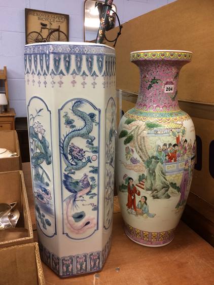 Umbrella stand and modern Chinese vase