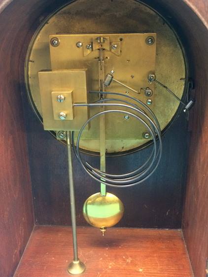 An Edwardian mahogany mantle clock - Image 3 of 8