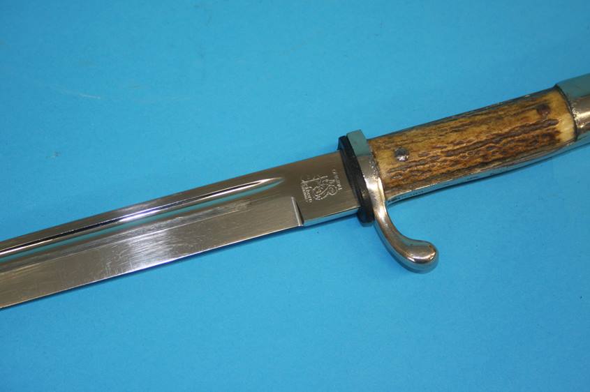 A German Carbine parade bayonet stamped Carl Eickhorn, blade 20cm length - Image 7 of 9