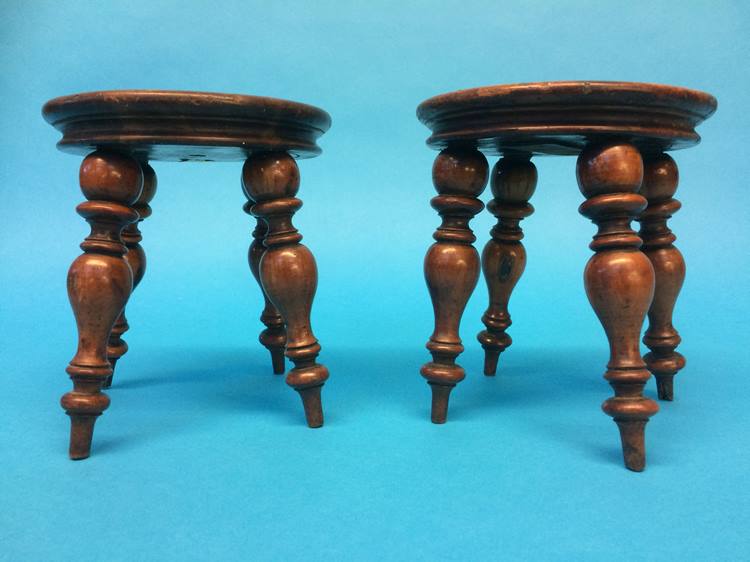 Pair of mini walnut stools on turned legs - Image 6 of 6
