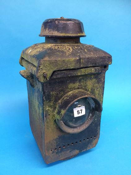 A cast iron BR ( E ) railway lamp - Image 5 of 6