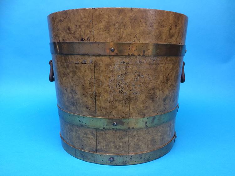 A scumbled oak brass bound peat bucket - Image 4 of 6