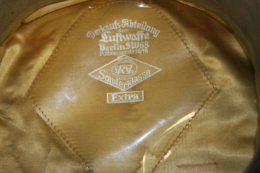 A German Luftwaffe Officer's visor cap, stamped Derkaufs Abteilung der Luftwaffe Berlin SW 68, - Image 10 of 12