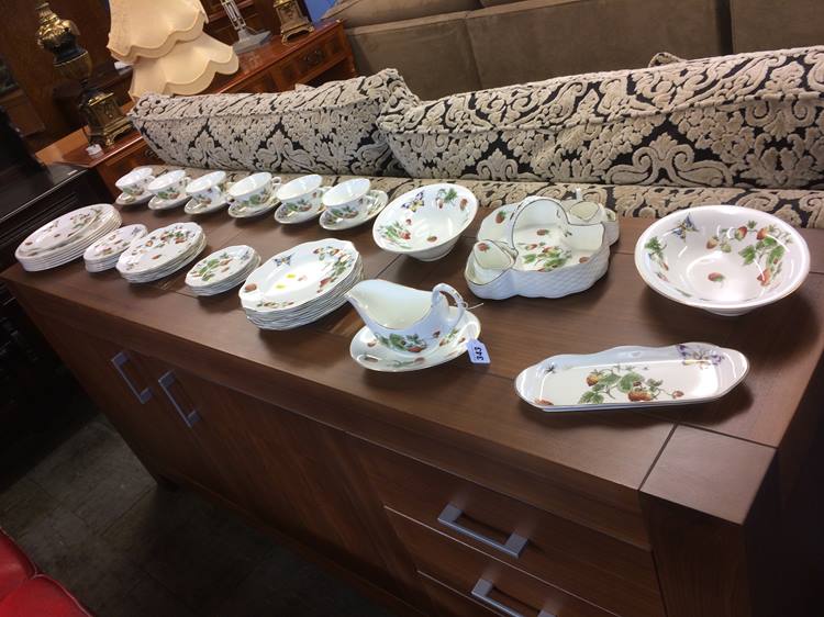 A large quantity of Coalport 'Strawberry' dinner a