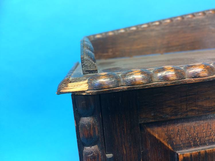 An oak smokers cabinet - Image 6 of 8