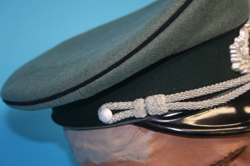 A Pioniere (Combat Engineers) visor cap, stamped Carl Kuhlmann, Holzminden Stirndruckfrei, Deutsches - Image 11 of 14