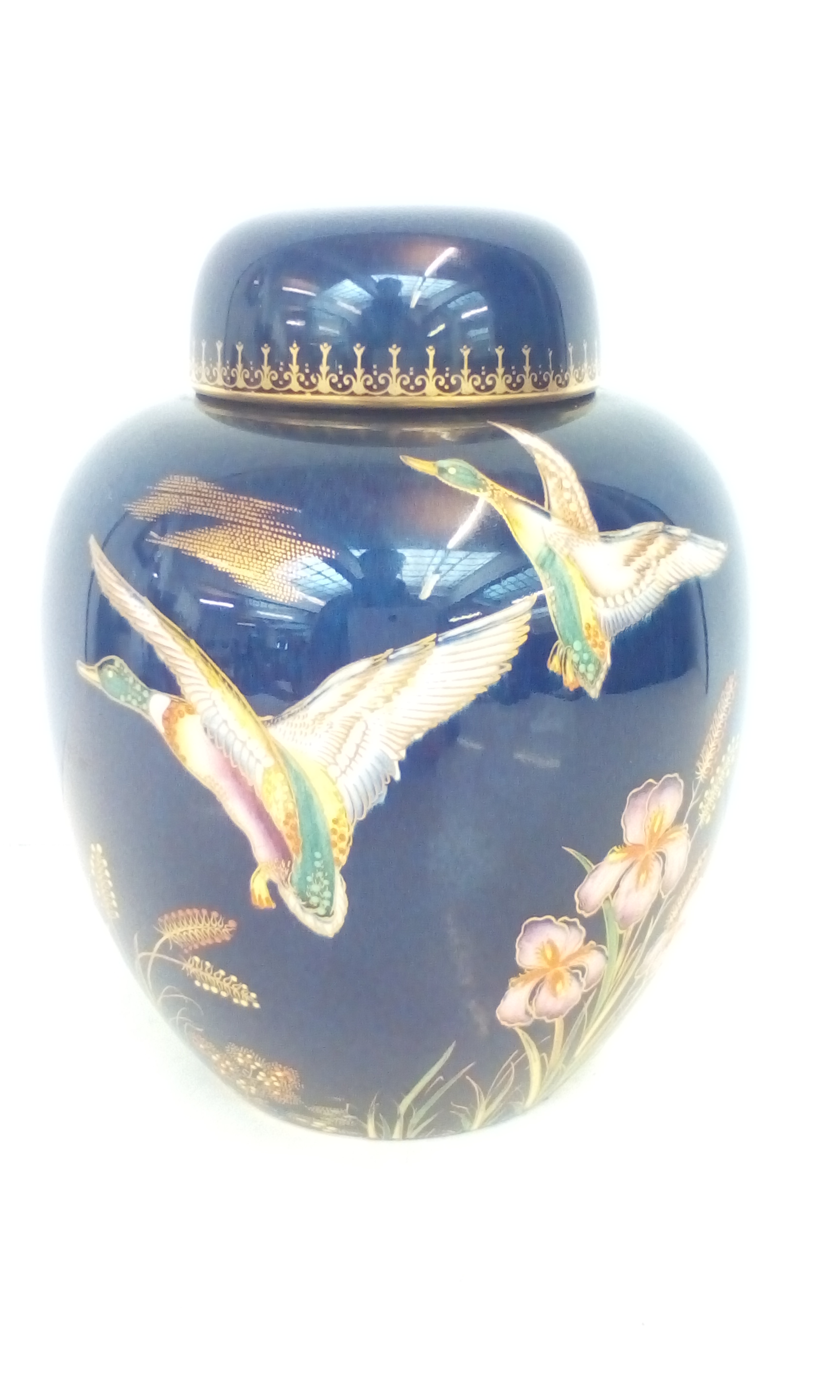 Carltonware 125/4 lidded ginger jar, decorated wit