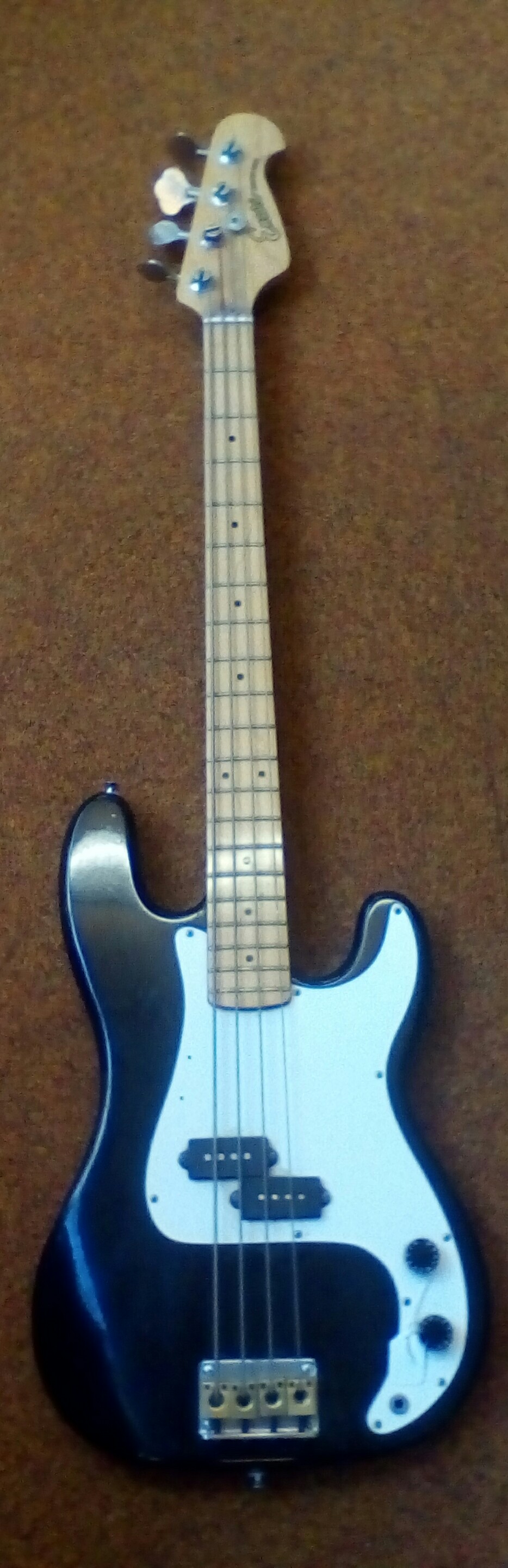 Encore Coaster bass guitar