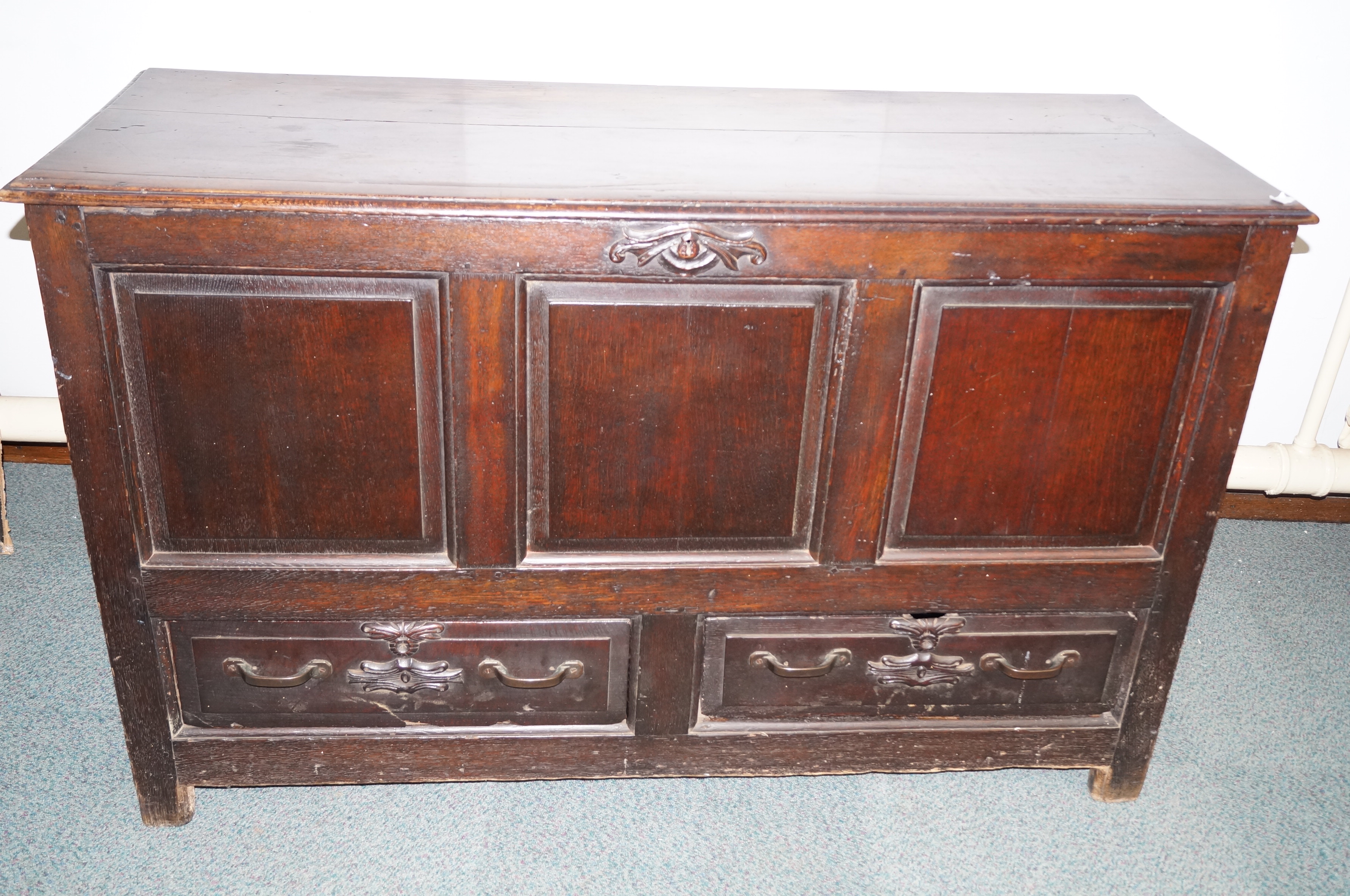 Early 19th century oak chest 84x140cm