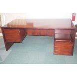 Dyrlund 1970's Danish executive desk. Palisandre w