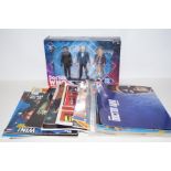 Collection of Dr Who magazines and figures