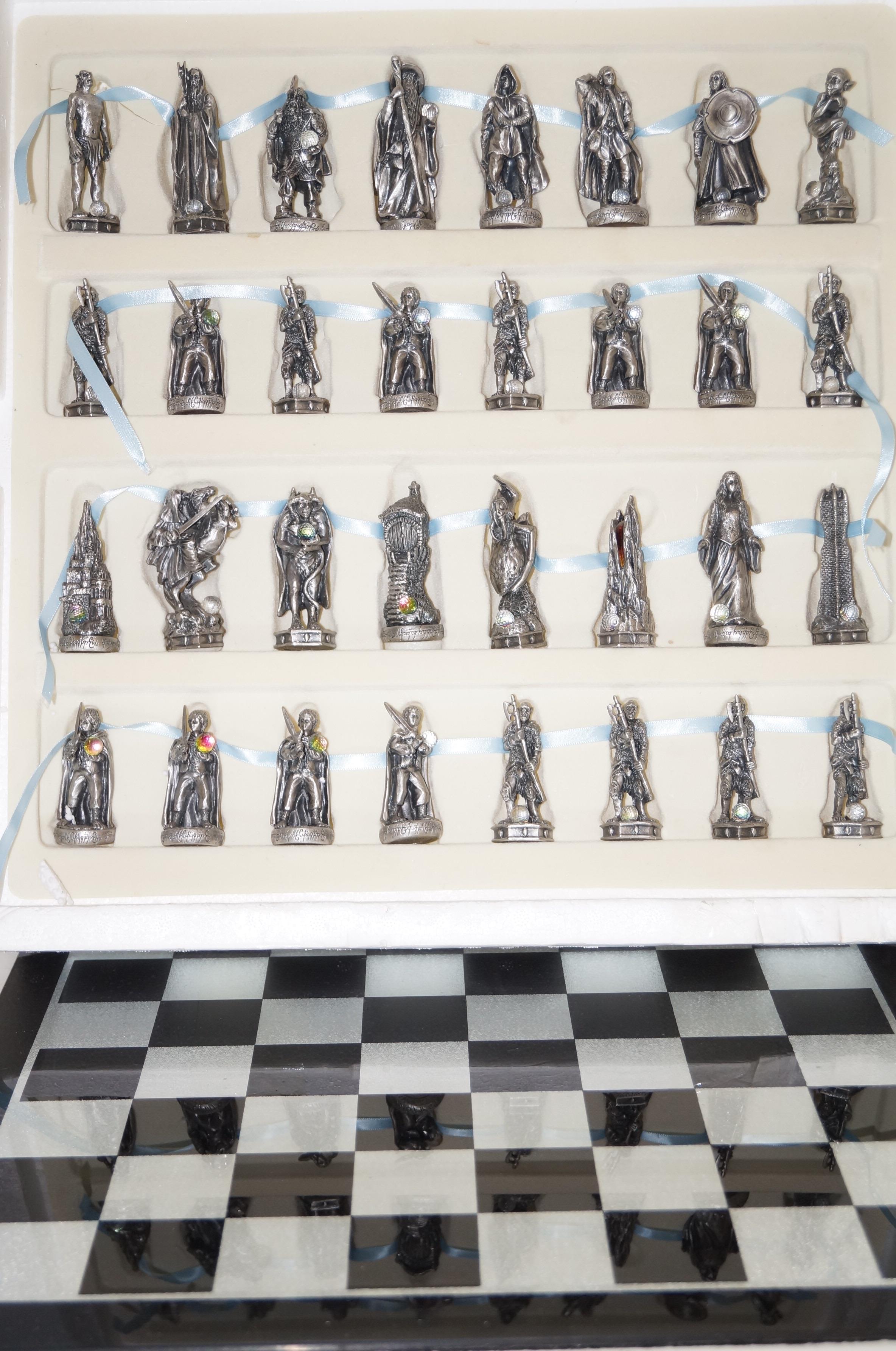 Lord of the Rings chess set form the Tudor Mint, g