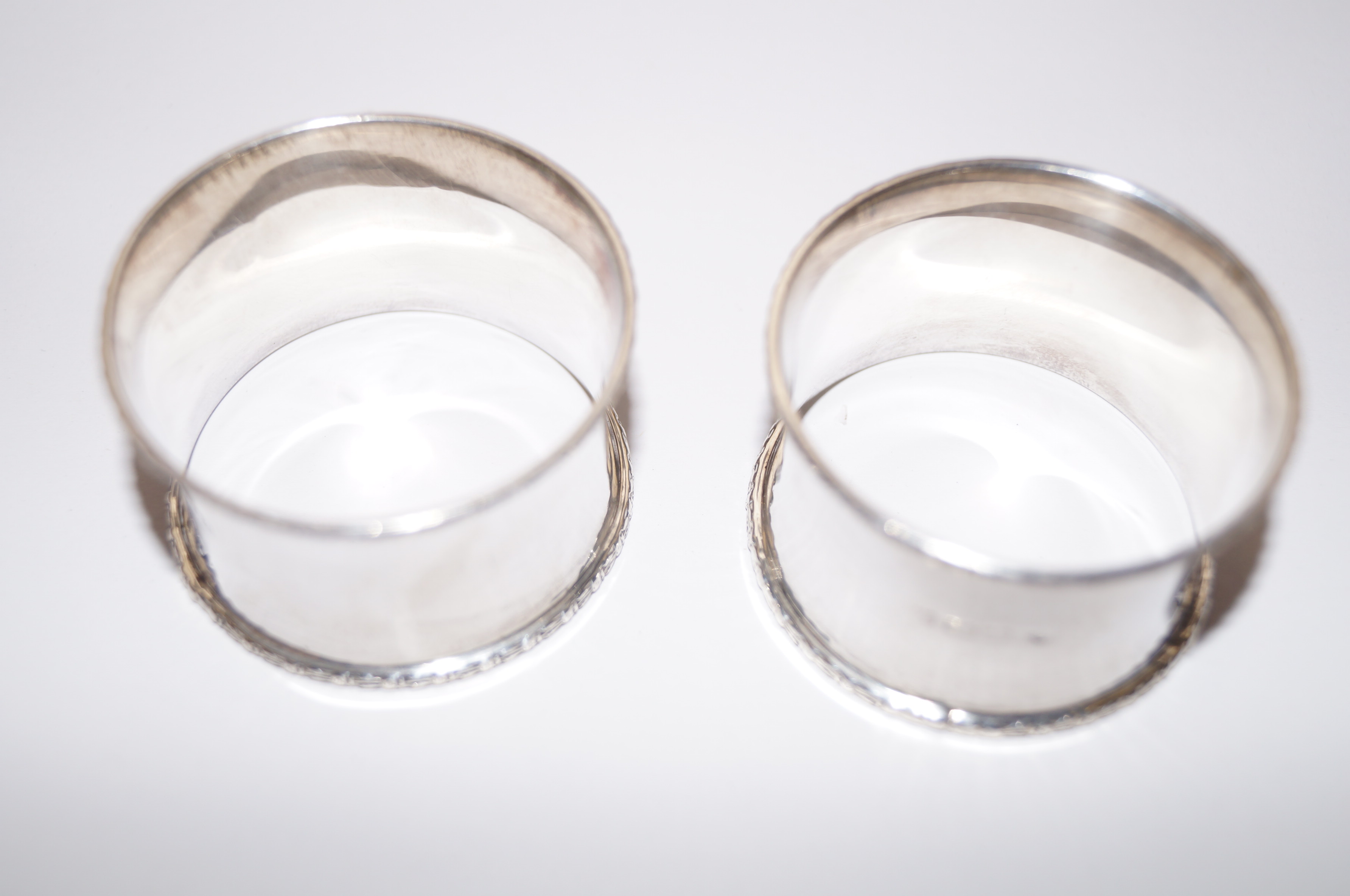 Pair of silver napkin rings, Birmingham 1924