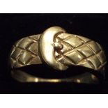 9ct Gold ring in the form of a belt. Size S. Weigh