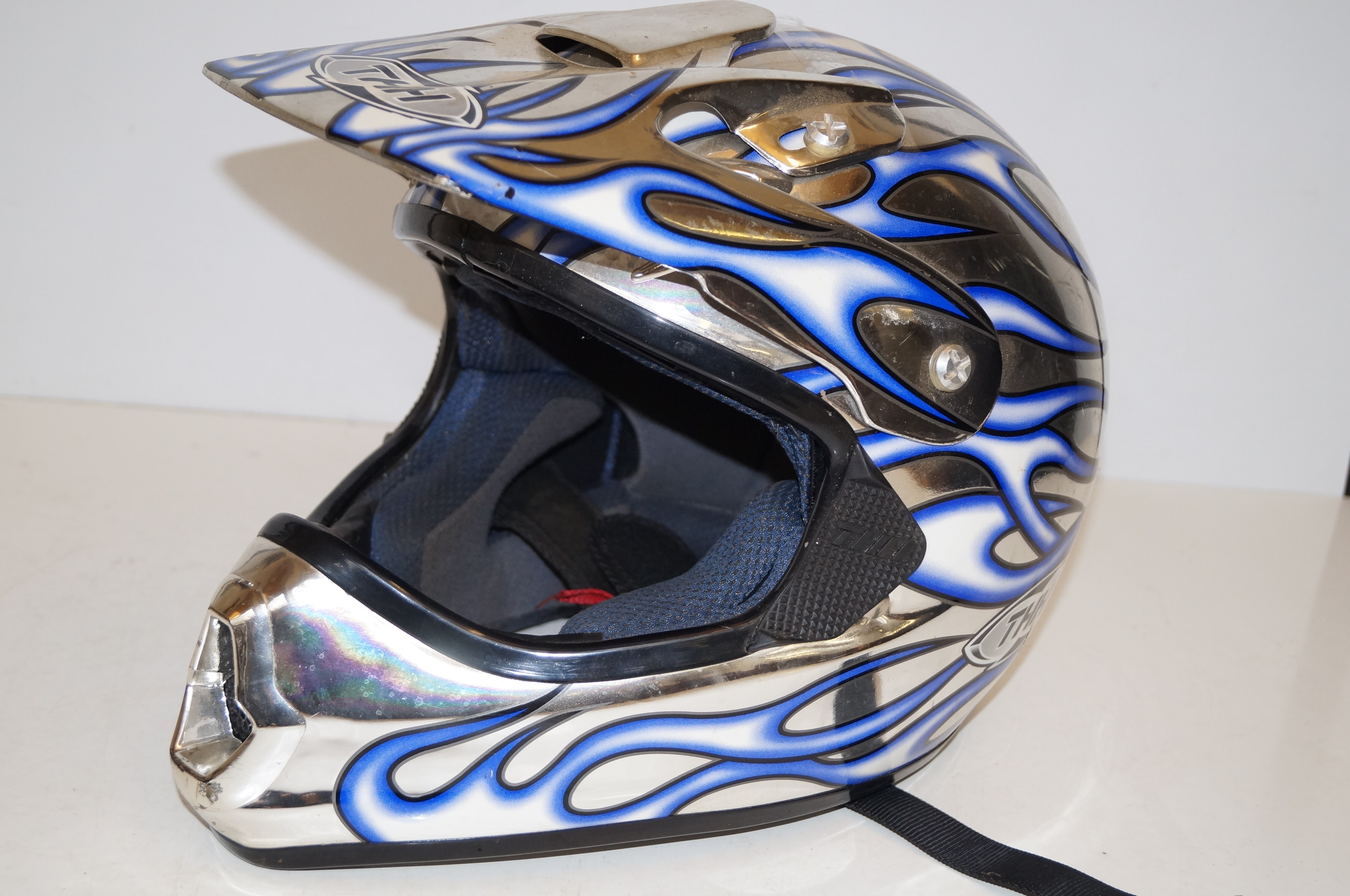 Motorcycle helmet