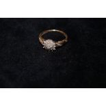 9 carat gold cluster ring (Size: N)