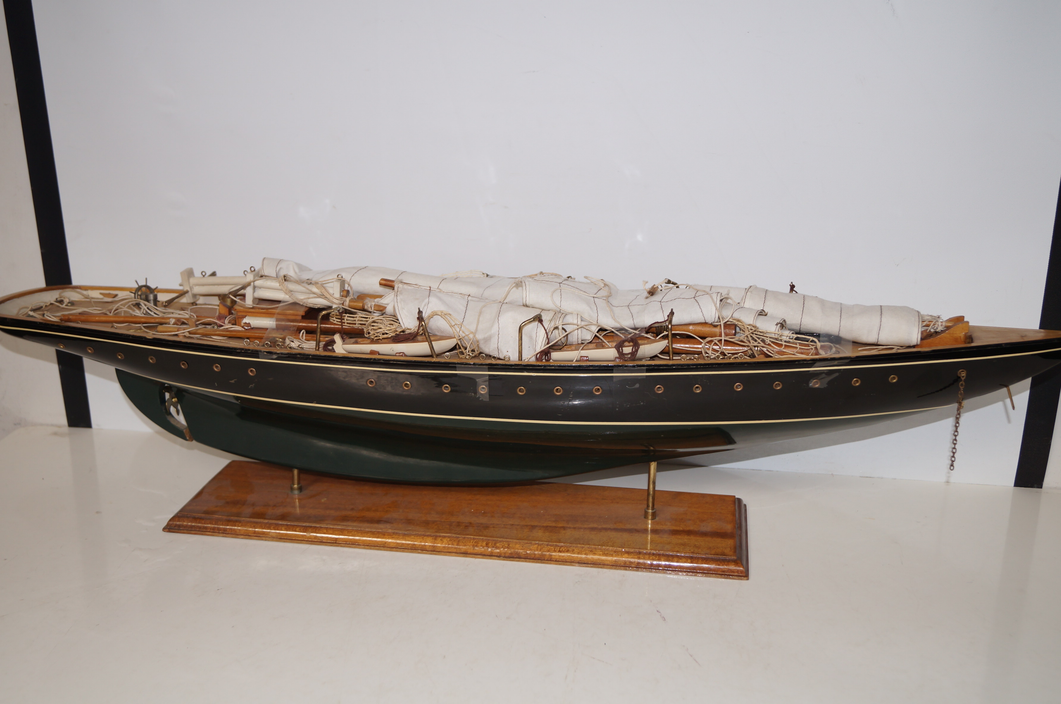 Vintage pond yacht for assembly (92cm)