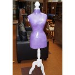 Free standing mannequin