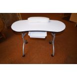 Folding manicure table