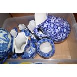 Good lot of blue and white to include Prunusware,