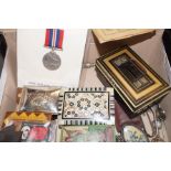 Box of good quality collectables, to include World