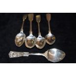 Five silver spoons. Total weight- 101g