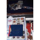 Case containing large collections of coins to incl