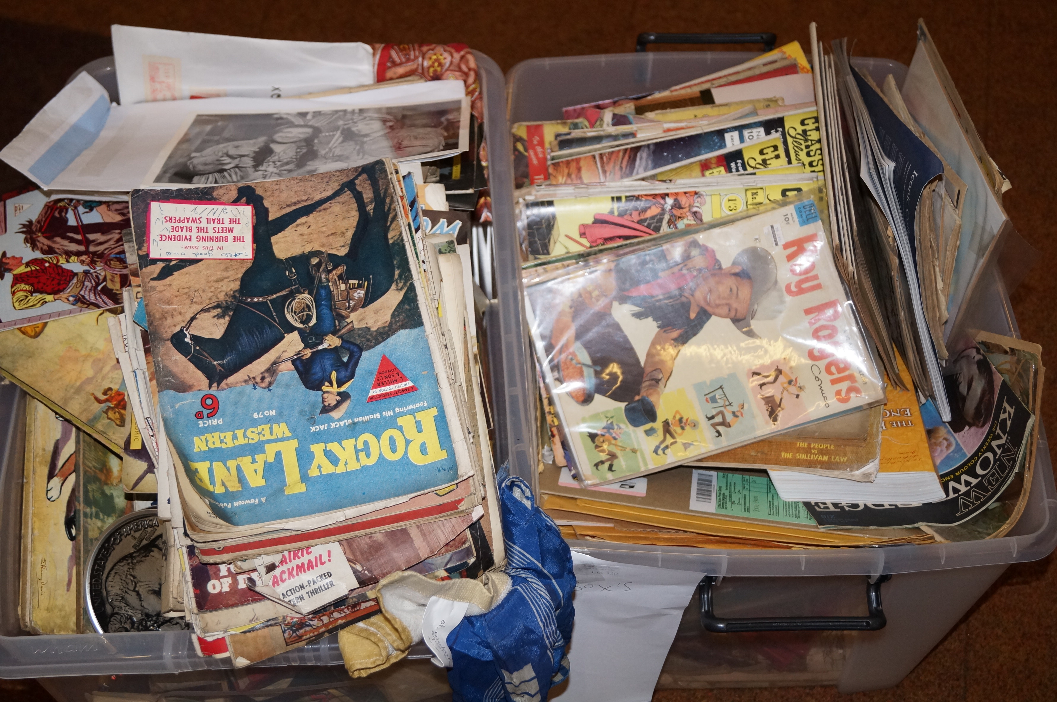 Large collection of Western comics, annuals and bo
