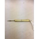 A 9ct tooth pick