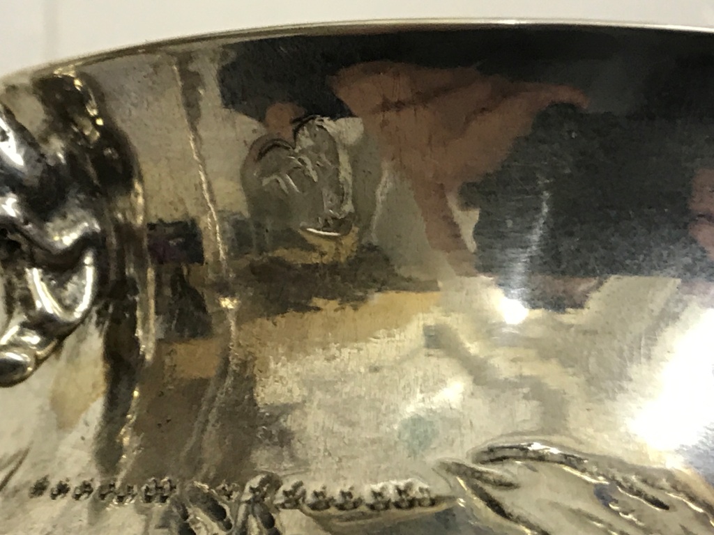A Late 17th Century Porringer: Stamped with maker's mark only 'TM' or 'TN' above an eight pointed - Image 7 of 7