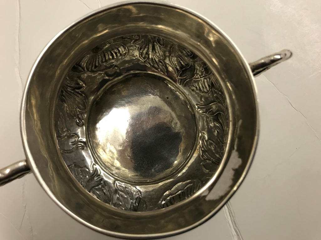 A Late 17th Century Porringer: Stamped with maker's mark only 'TM' or 'TN' above an eight pointed - Image 5 of 7