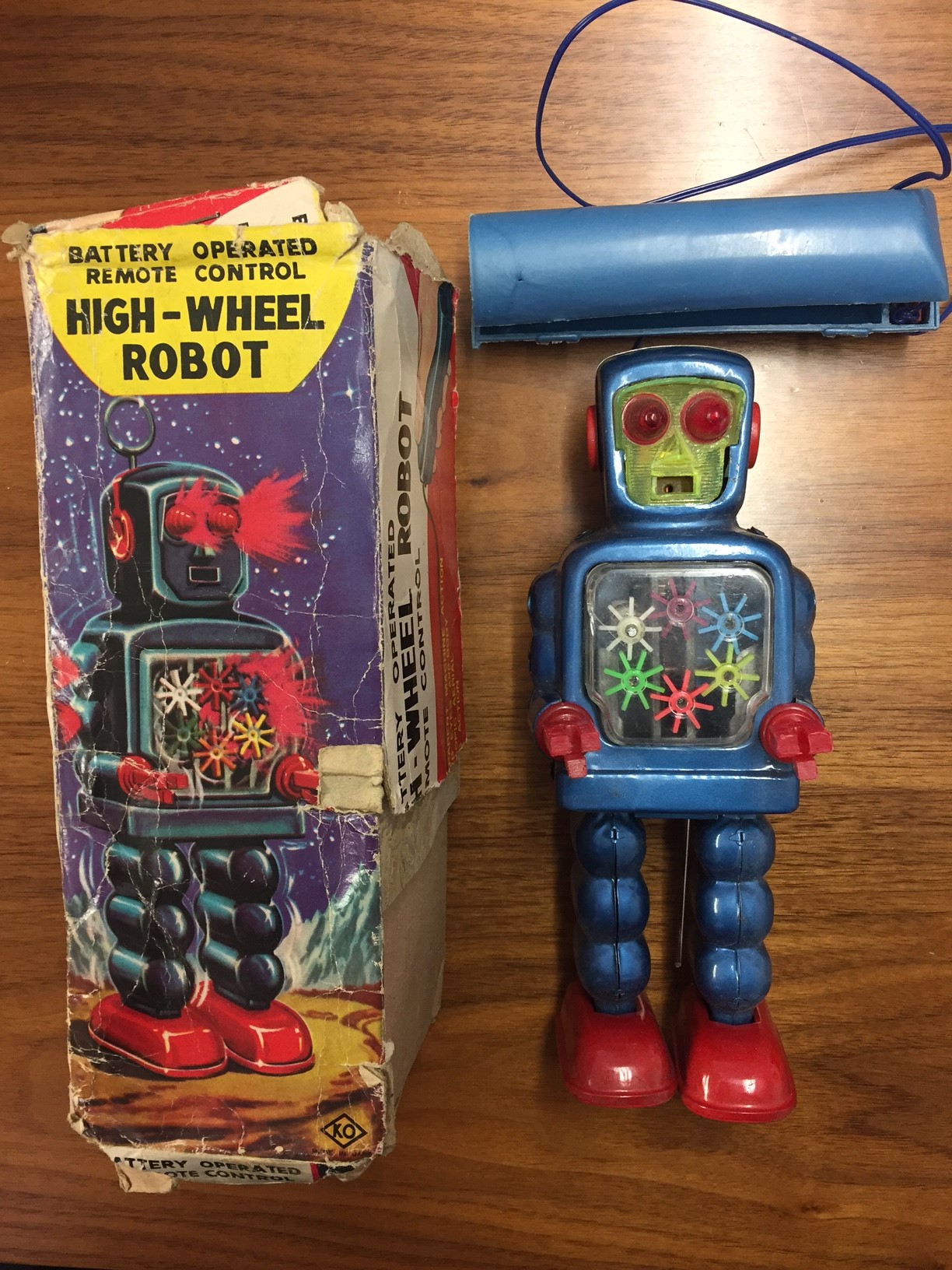 A boxed 1960s battery-operated robot